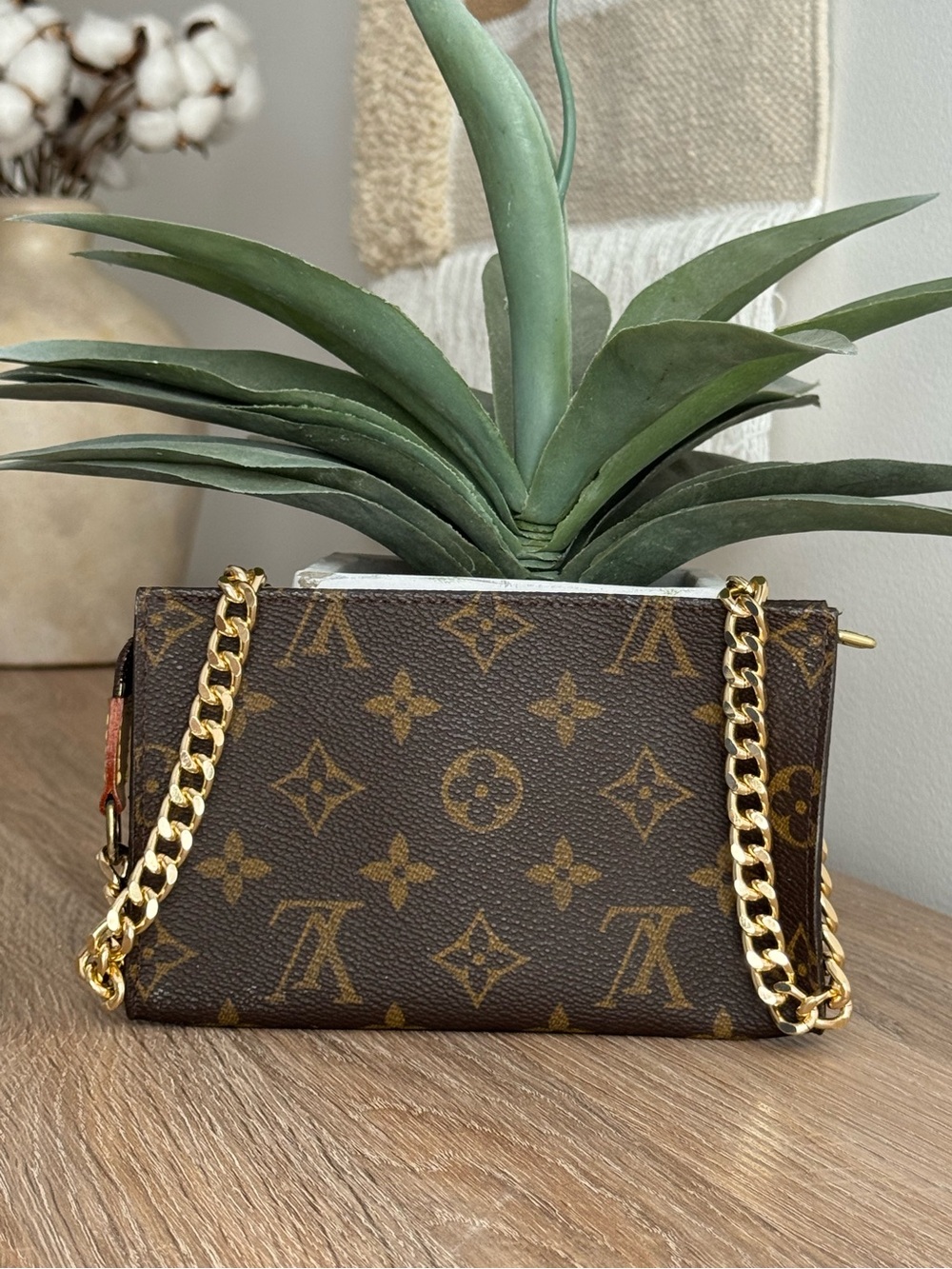 ✅AUTH✅LOUIS VUITTON POUCH - Picture 6 of 16
